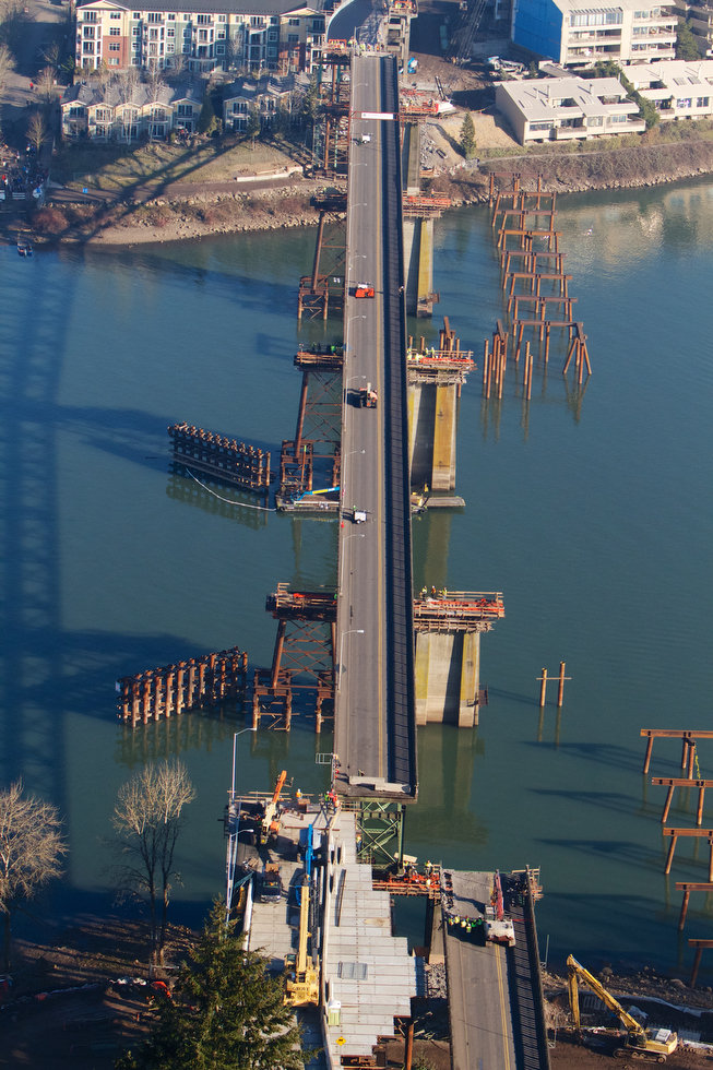 sellwood_bridge_moves_inch_by